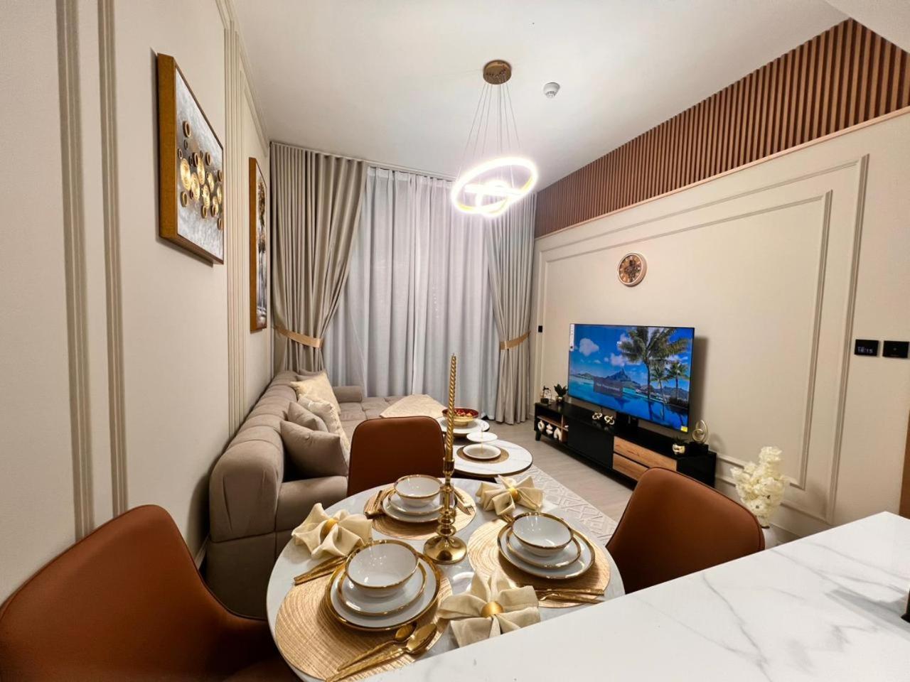 New & Luxurious Bv Apartment Dubai